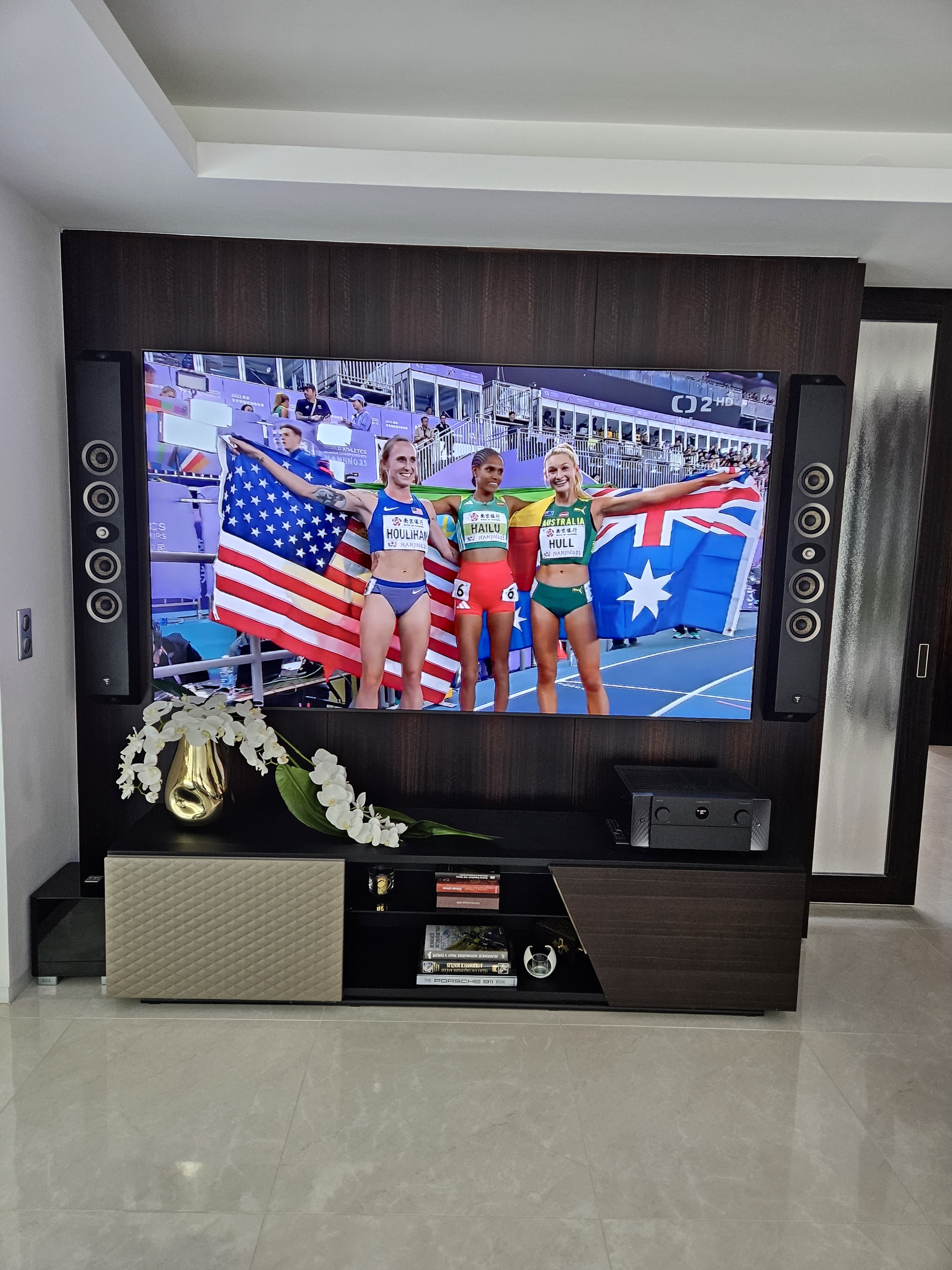 4. Další skoro podobné ozvučení obývacího pokoje od Focal. Pohled na TV._1